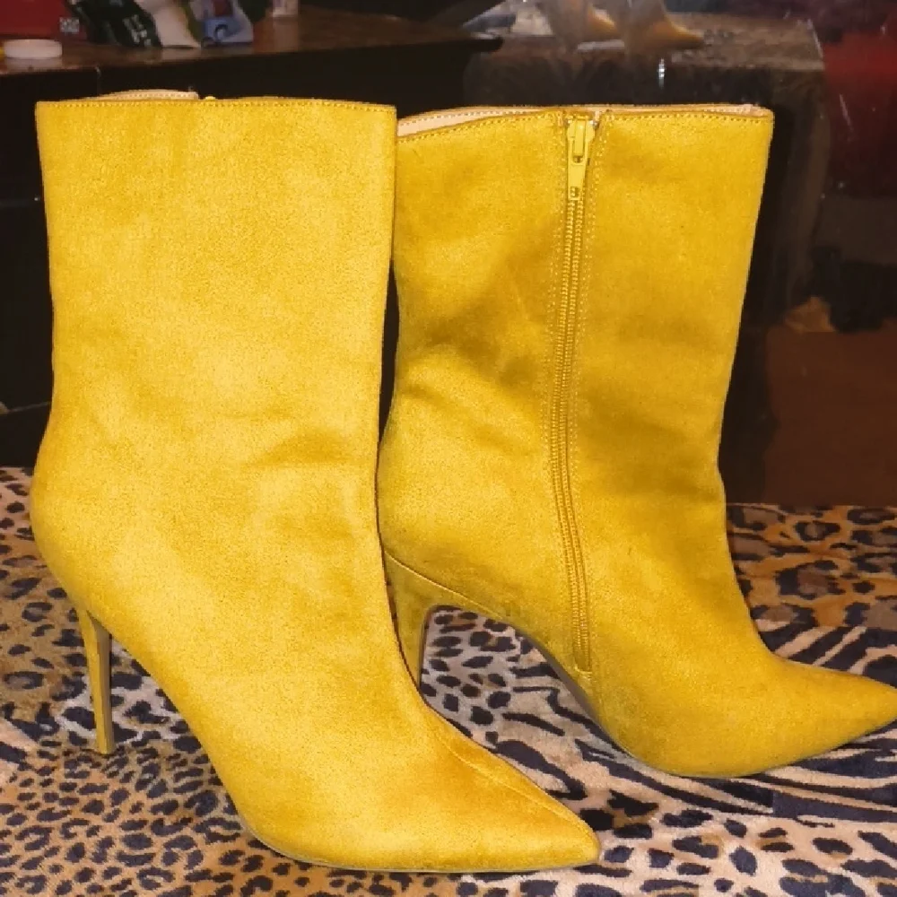 Wild Diva Mustard Heeled Boots - Picture 2 of 5